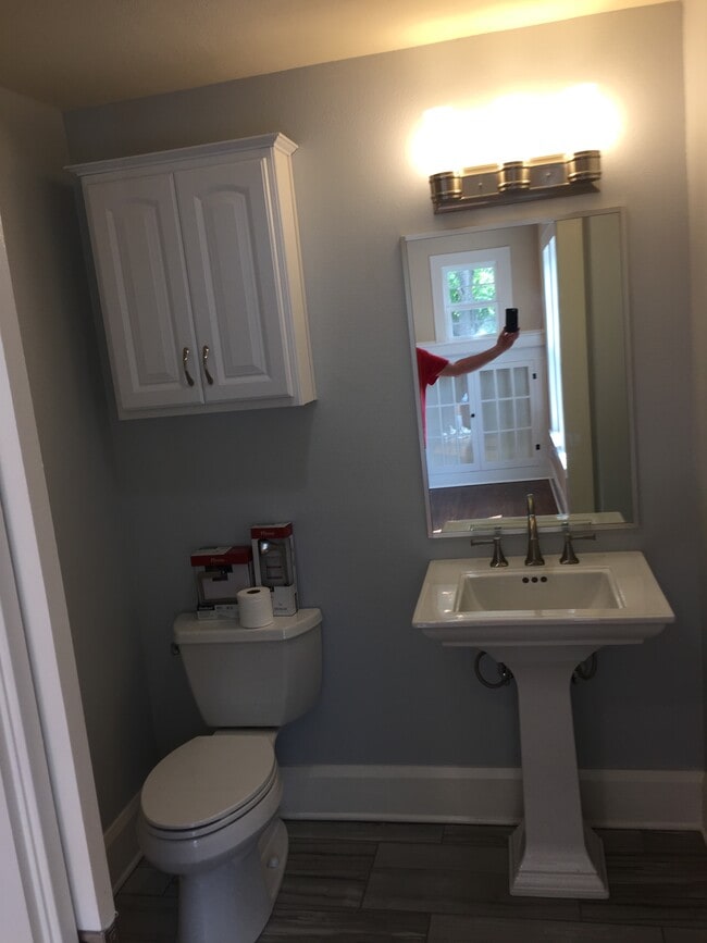 Building Photo - 301 Clifford St