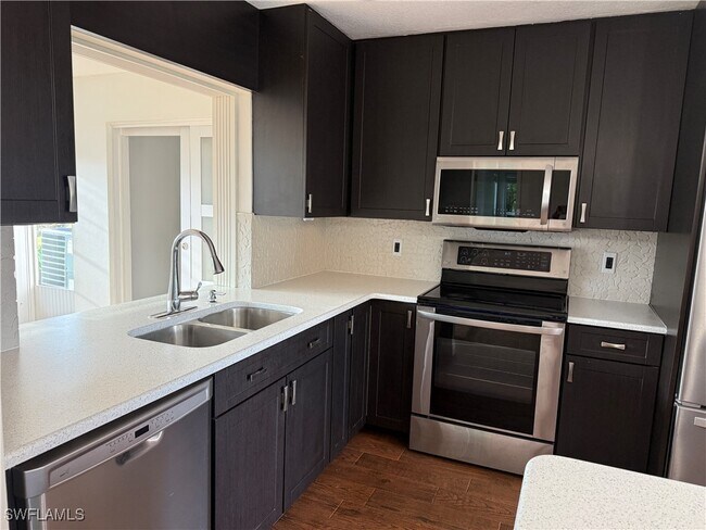 Building Photo - 3139 Boca Ciega Dr