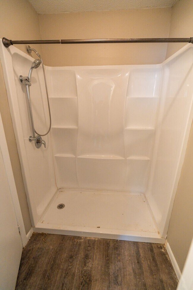 Building Photo - Cute 3 bed 2 bath on the SE side of Tallahassee