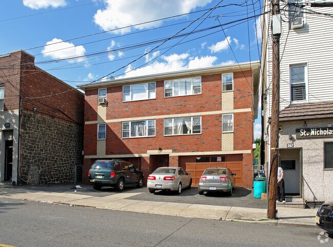 Primary Photo - 269 Walker St