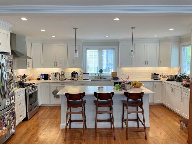 Building Photo - 15 Bonwood St