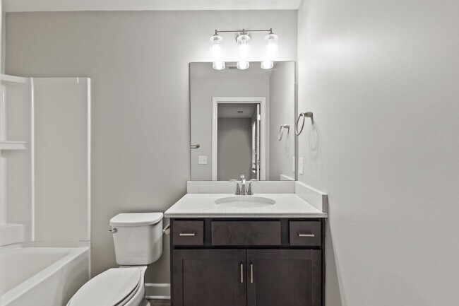 Building Photo - Luxury End-Unit Townhome Near 386 & Long Hollow Pike | Designer Finishes, Prime Location & Mainte...