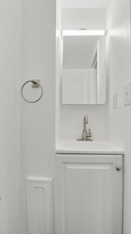 Building Photo - 1028 Kenyon St NW