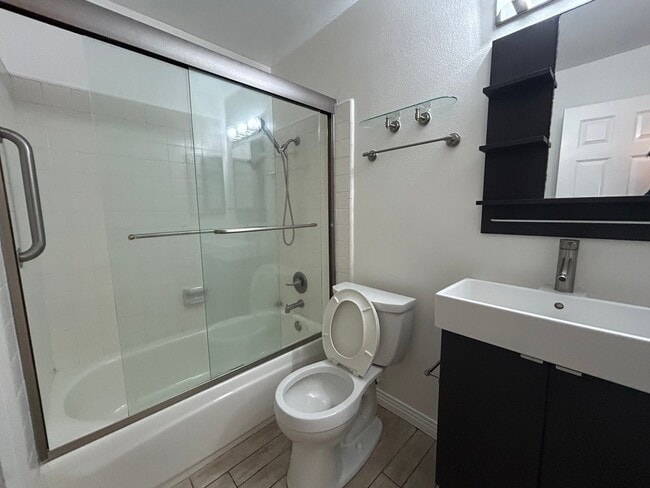 Building Photo - 4672 Elben Dr