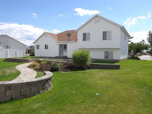 Building Photo - 2320 W 2150 S