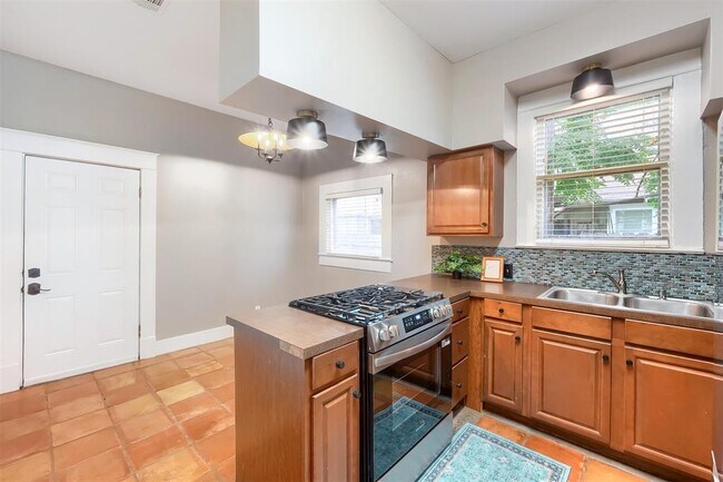 Building Photo - 4308 Avenue G