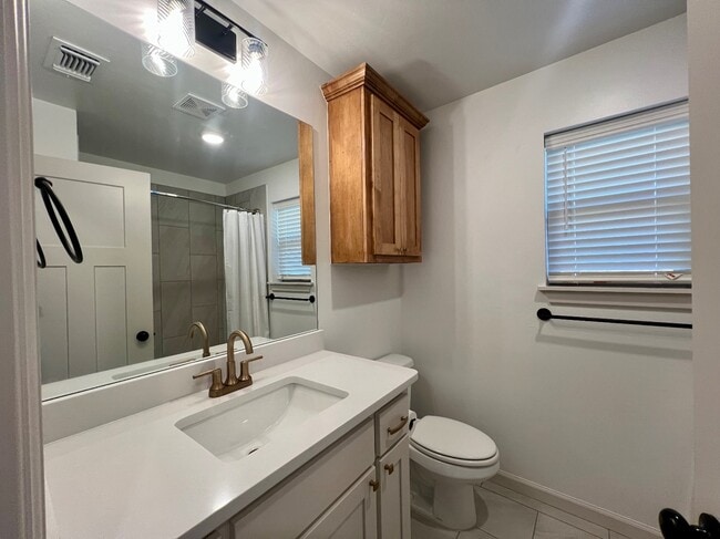 Building Photo - 9333 SW 42nd St