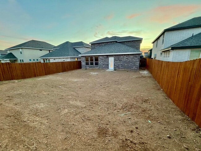 Building Photo - 1427 Key Deer Dr