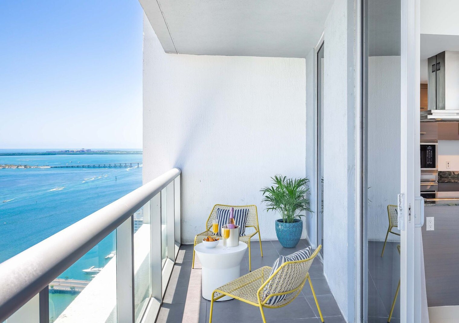 Building Photo - 485 Brickell Ave