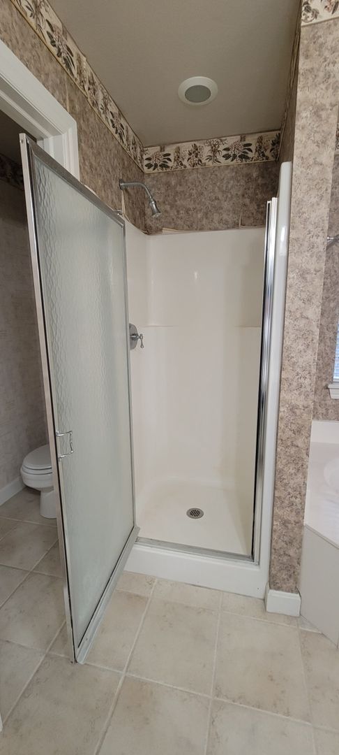 Building Photo - 1 Level Union School 3/2/2 w/ office and bonus room.