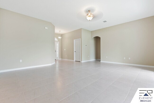 Building Photo - 4 Postman Ln