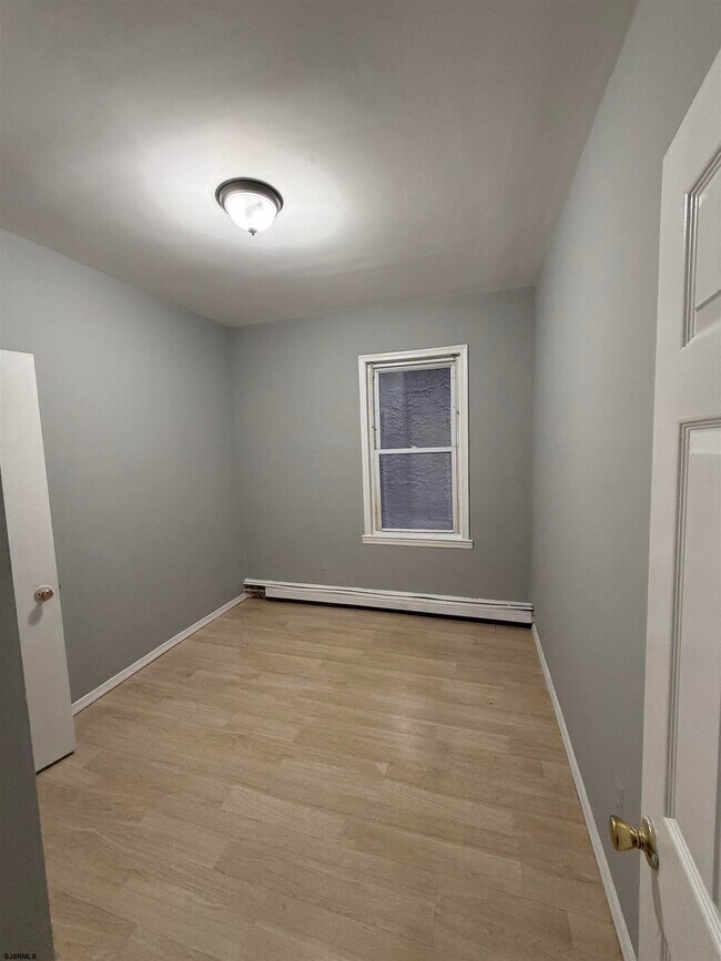 Building Photo - 2510 Arctic Ave