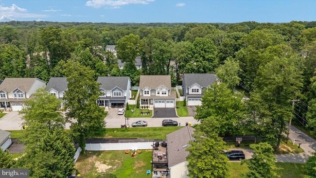 Building Photo - 806 Lynwood Ln