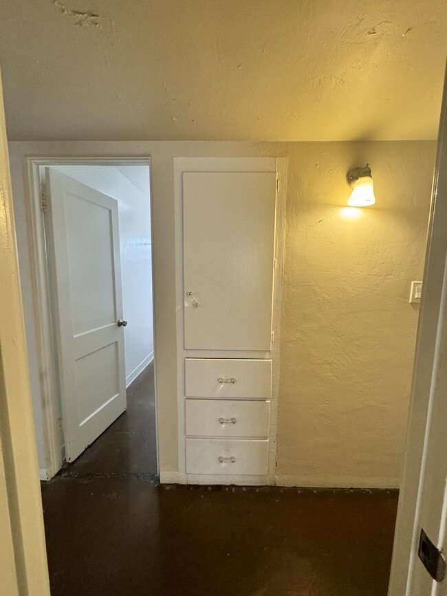 Building Photo - 6132 N 16th Dr