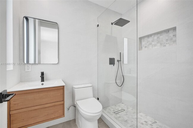 Building Photo - 2421 SW 16th Ter