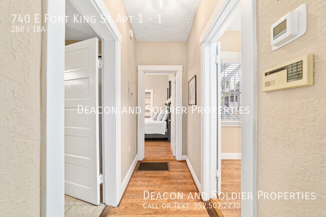 Building Photo - 740 E Fort King St