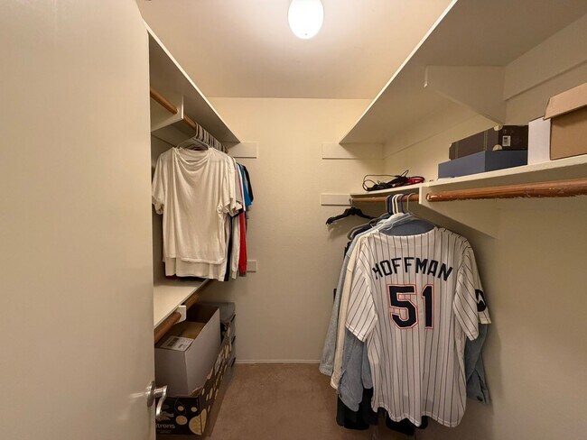 Building Photo - Light-Filled 1 Bed / 1 Bath Condo in UTC, San Diego – Skylights & Balcony