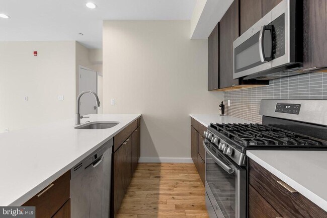 Building Photo - 1317 Frankford Ave