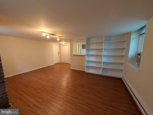 Building Photo - 1332 15th St NW