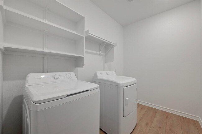 Building Photo - 1613 Dove Rnch Rd