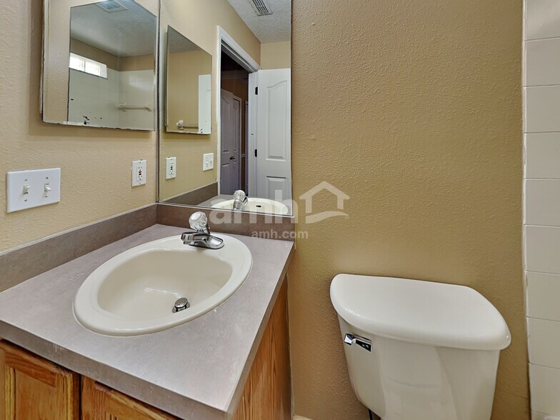 Building Photo - 30742 Pga Dr