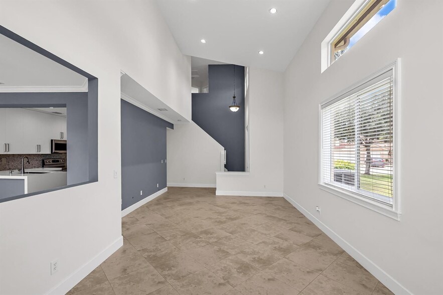 Building Photo - 12571 NW 57th Ct
