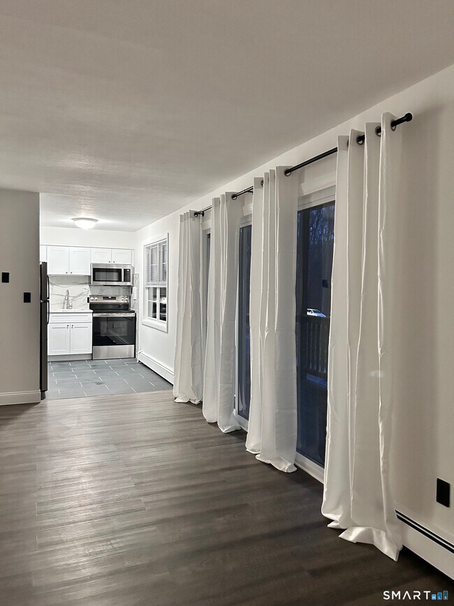 Building Photo - 1109 Waterbury Rd