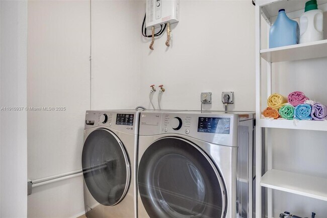 Building Photo - 2969 SW 20th St