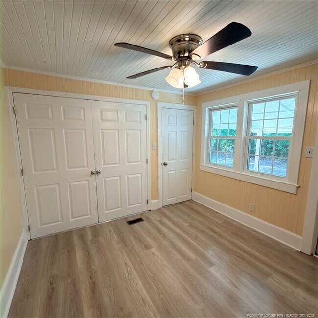 Building Photo - 228 Eastwood Ave