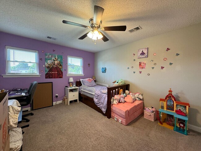Building Photo - 3104 Guenevere Dr
