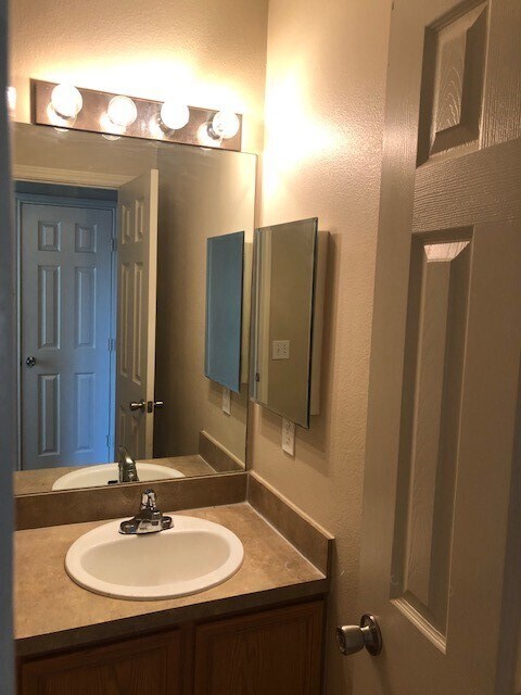 Building Photo - 23624 Wildwood Green Way