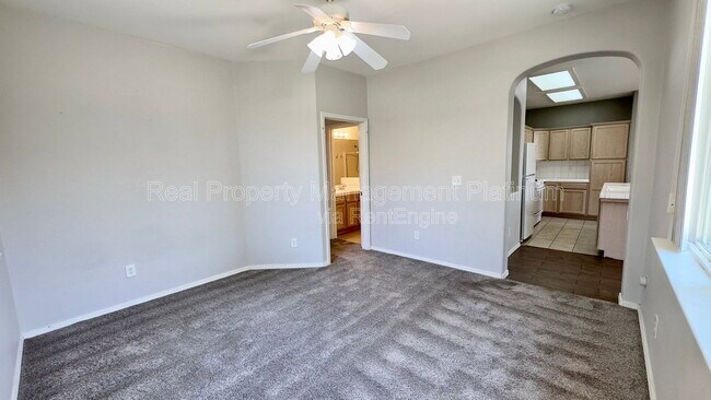 Building Photo - 643 W Casanova Ln
