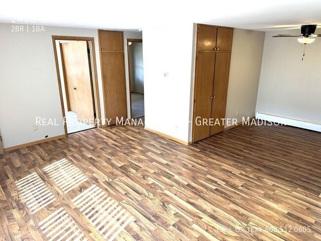 Primary Photo - Awesome remodeled 2 bedroom apartment on M...