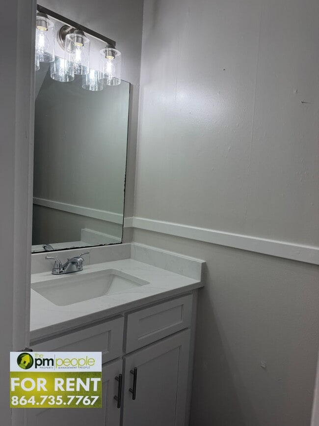 Building Photo - 10 Pointer Ln