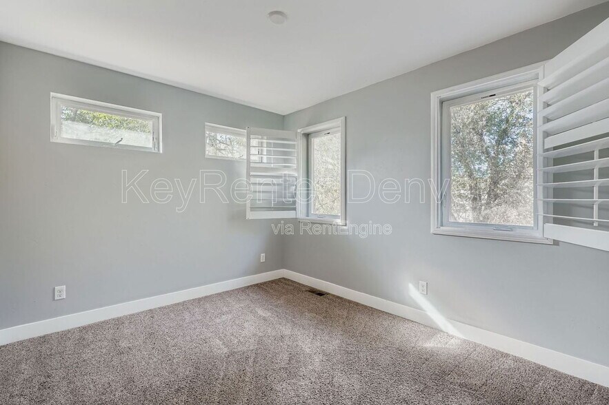 Building Photo - 2474 Eaton St