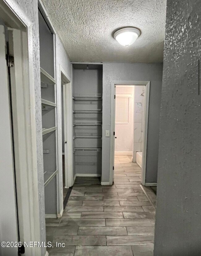 Building Photo - 4413 Moncrief Rd W
