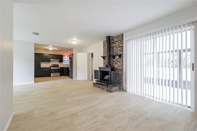 Building Photo - 1111 Gerona Ave