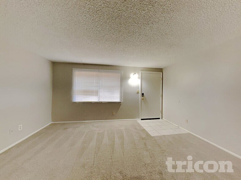 Building Photo - 13215 N 42nd St