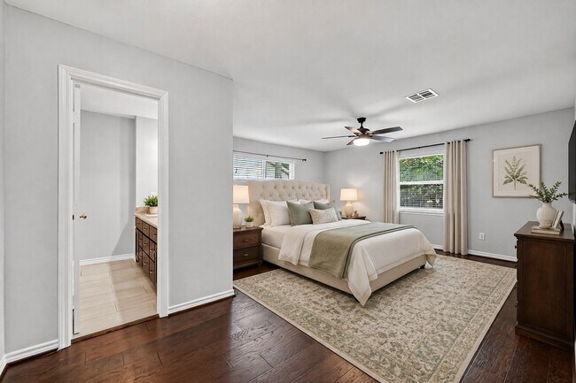 Building Photo - 811 Thicket Ln