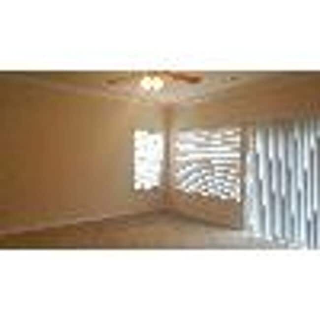Building Photo - 4Bed/2.5Bath 26700 sq ft home located in Wellesley