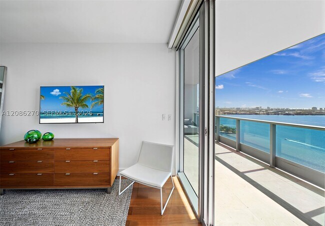 Building Photo - 1331 Brickell Bay Dr