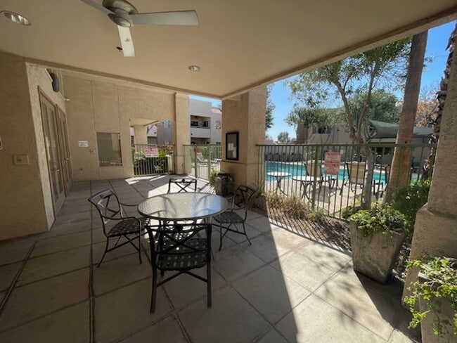 Building Photo - 1 Bedroom 1 Bath (Gilbert Rd and Guadalupe) -**$500 off First Month**