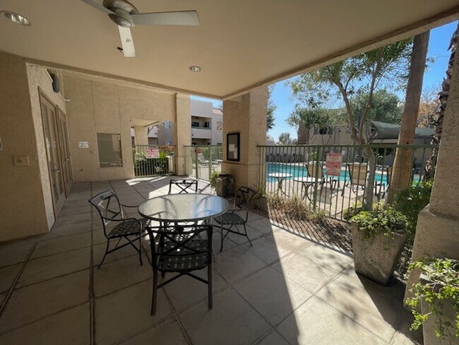 Building Photo - Ikon Hayfield I Bedroom 1 Bath (Gilbert Rd and Guadalupe)