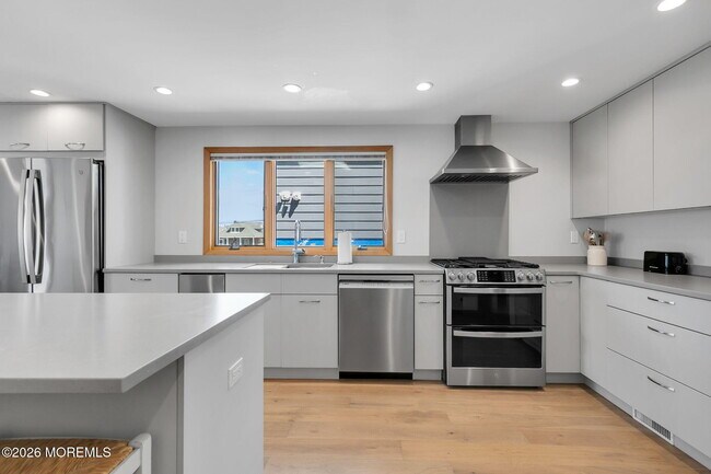 Building Photo - 304 Oceanfront