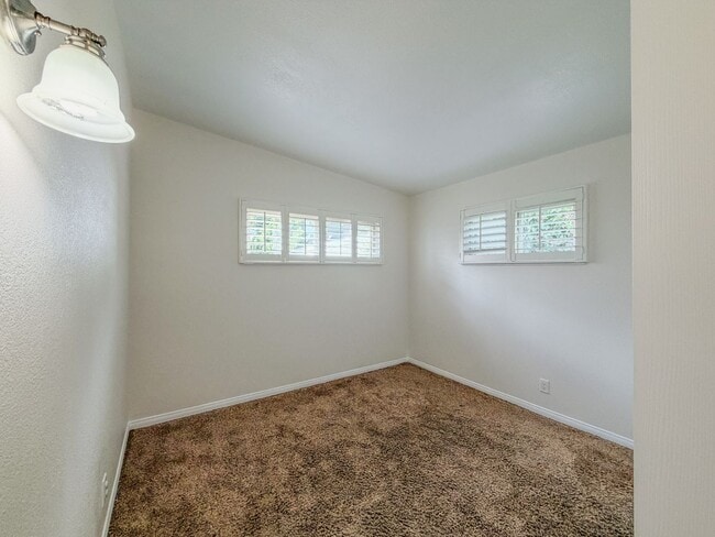 Building Photo - 1065 Belfast Ln