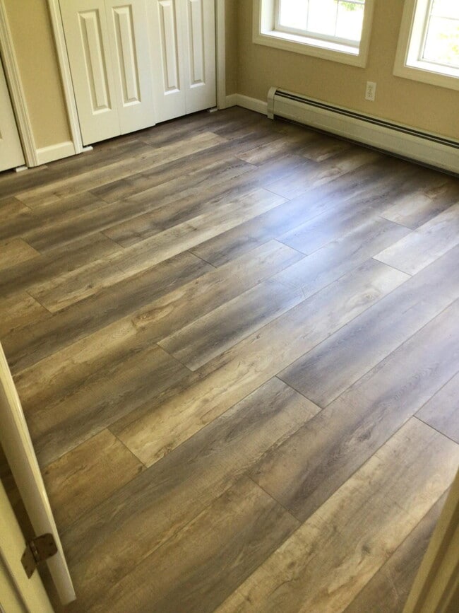 Building Photo - "Discover Spacious Comfort at 36-1 Leo's Way: 3-Bedroom Haven with 2.5 Bathrooms in Alburgh, VT!"