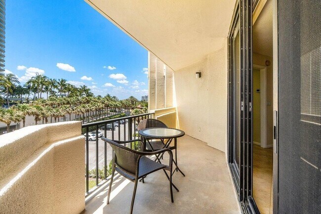 Building Photo - 2800 N Ocean Dr