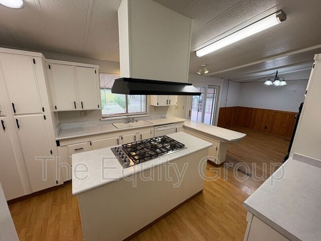 Building Photo - 26521 Rd 100