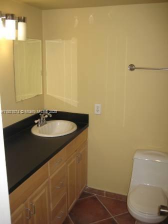 Building Photo - 1801 S Treasure Dr