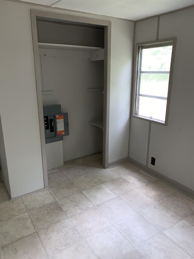 Building Photo - 1074 Enoch Ln